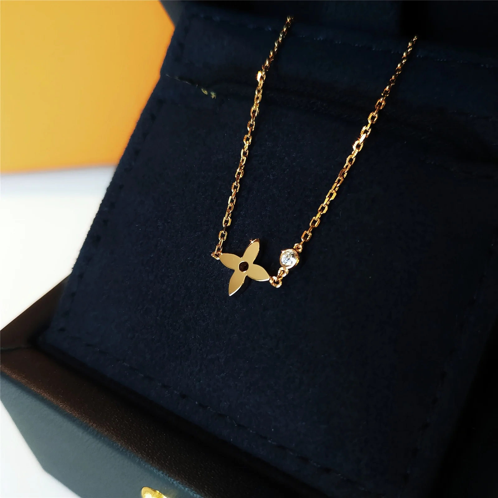 LV-Ожерелье 092