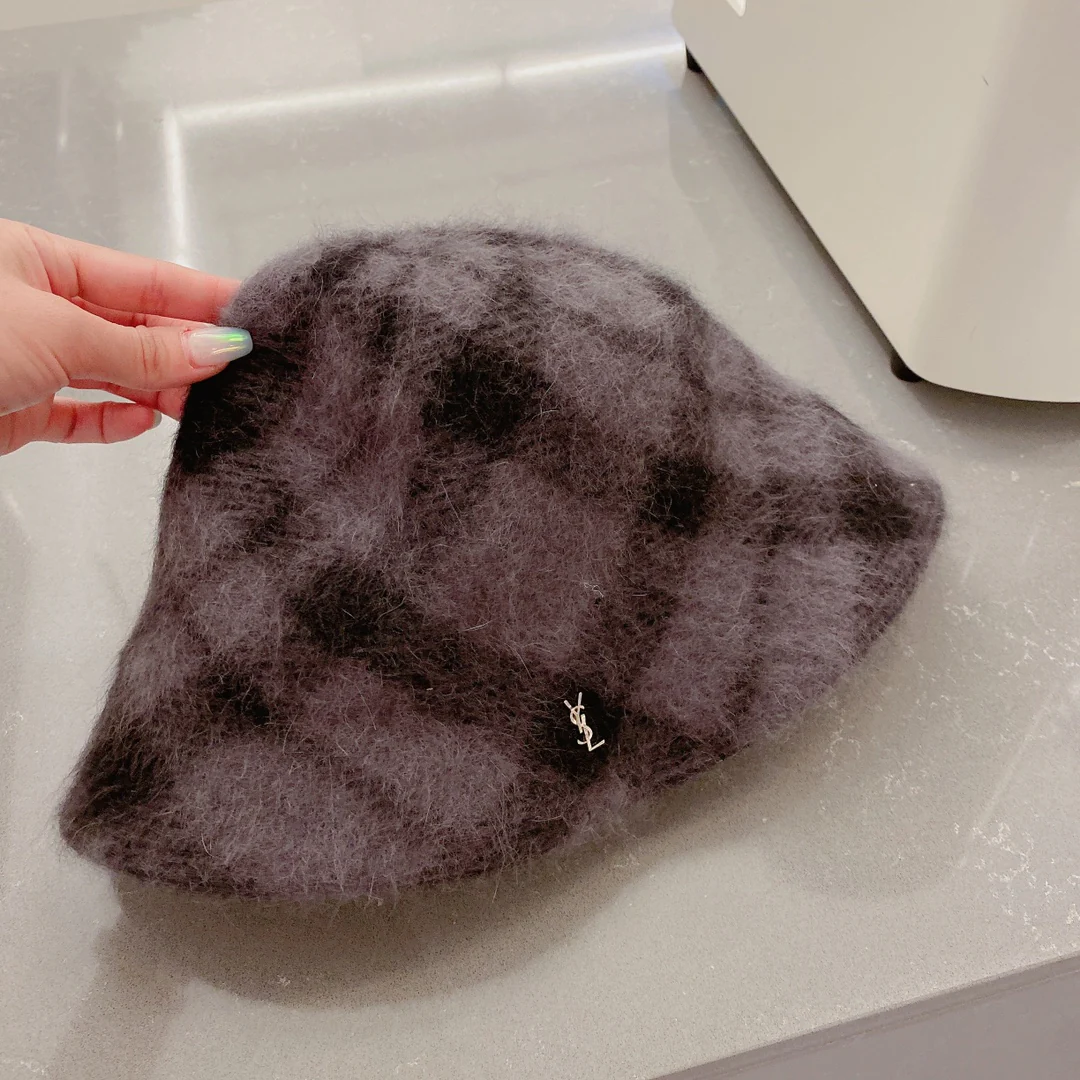 Шляпа рыбака из клетчатой ??шерсти Saint Y.L.