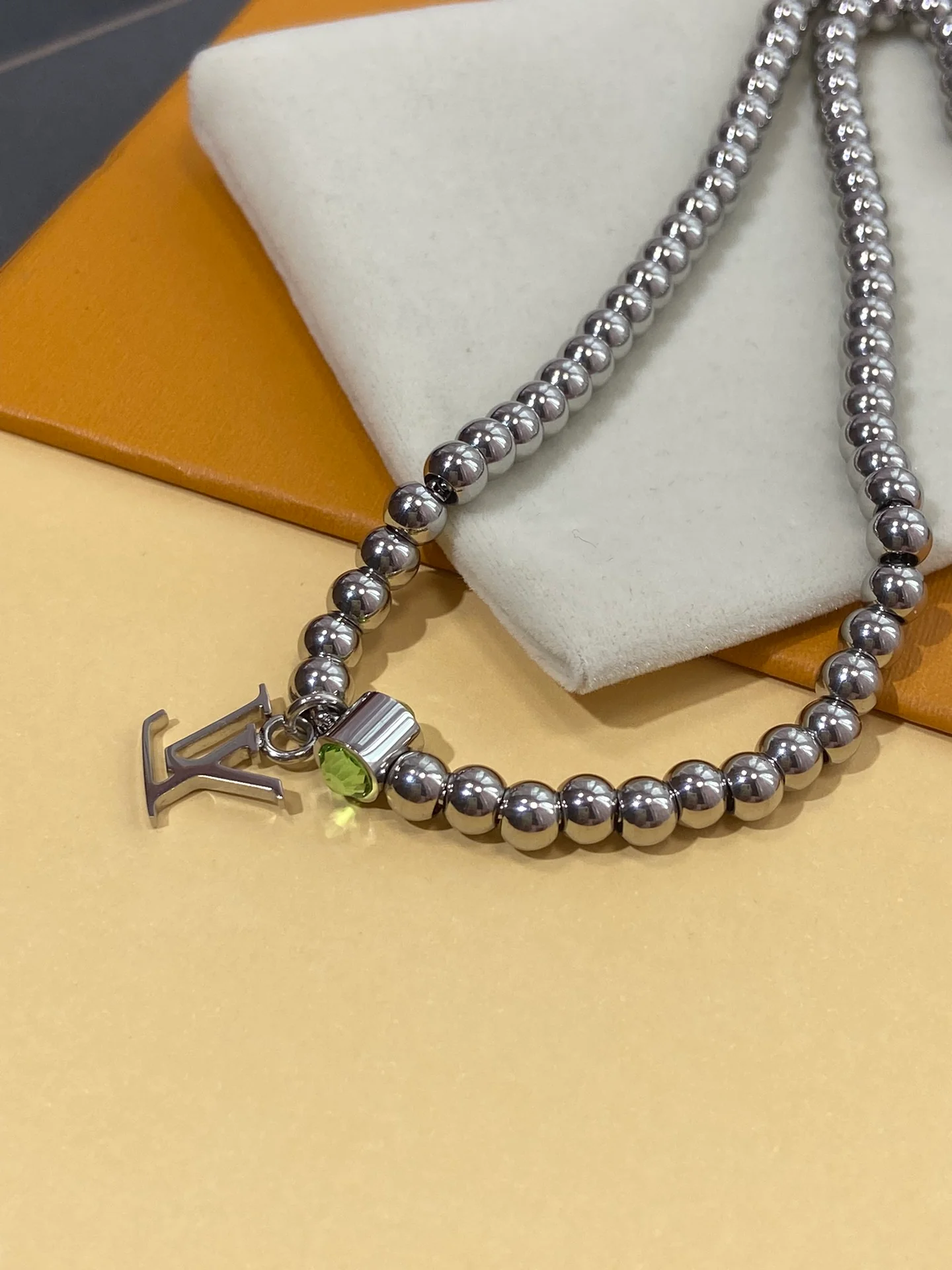 LV-Ожерелье 015