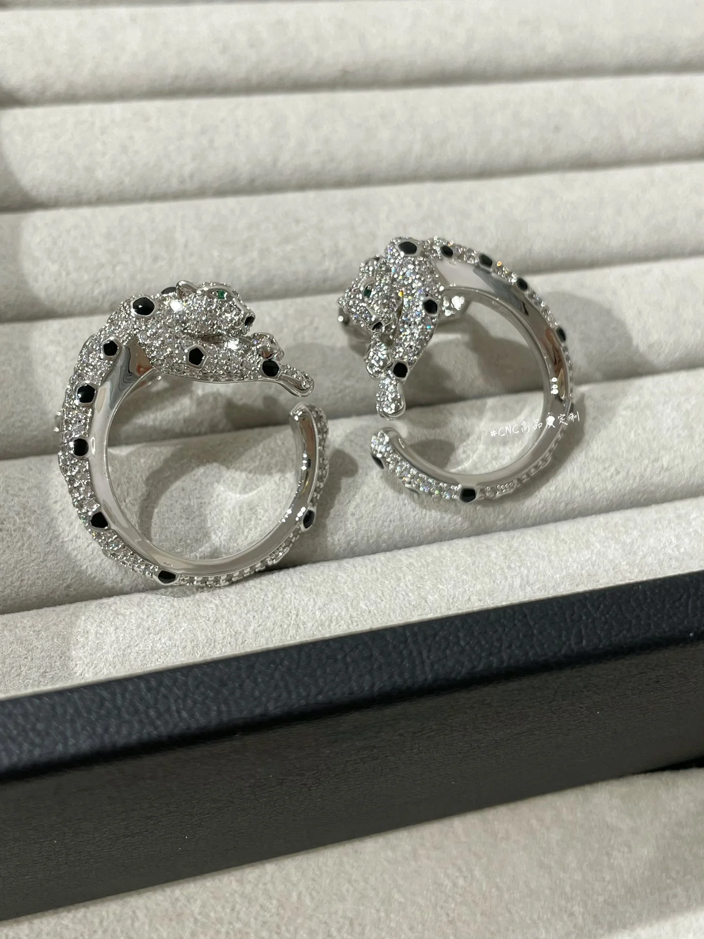 Серьги Cartier 051