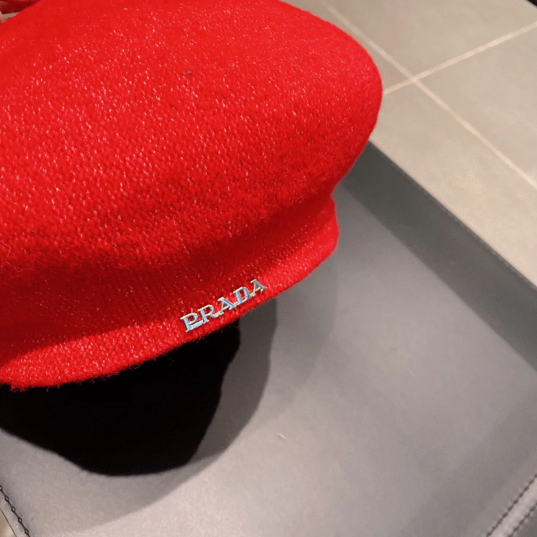 Prada - Вязаный берет - Красный