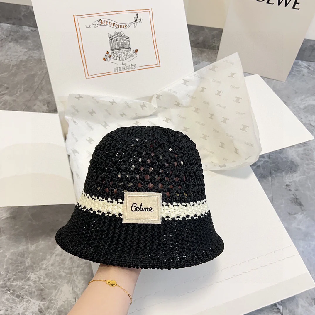 Новая перфорированная панама Celine в стиле Chanel с цветовыми блоками, модель 2024 года - черная.