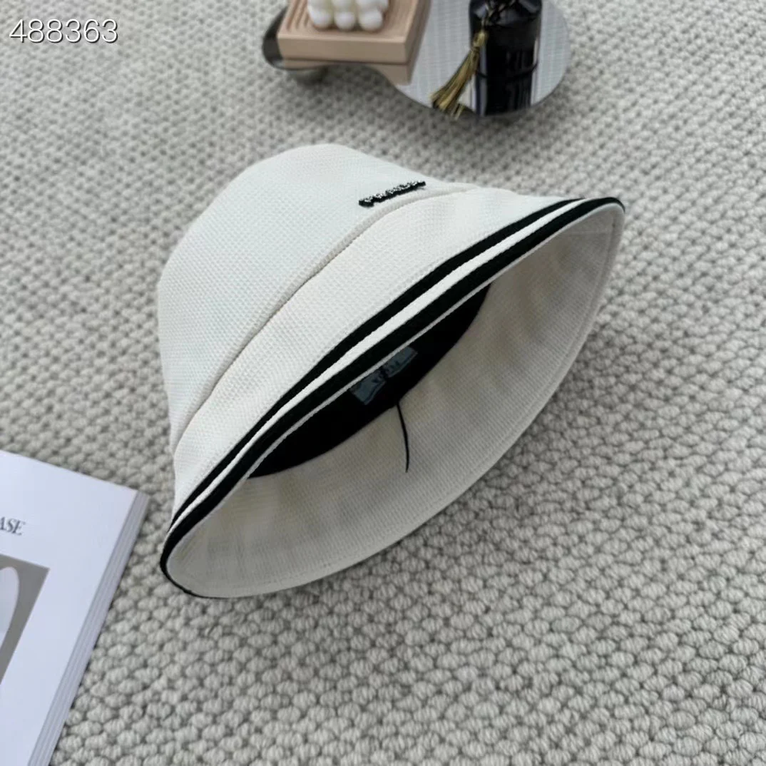 Рыбацкая шляпа в клетку Prada - белая