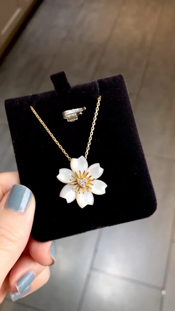 Van Vuitton - Колье 138