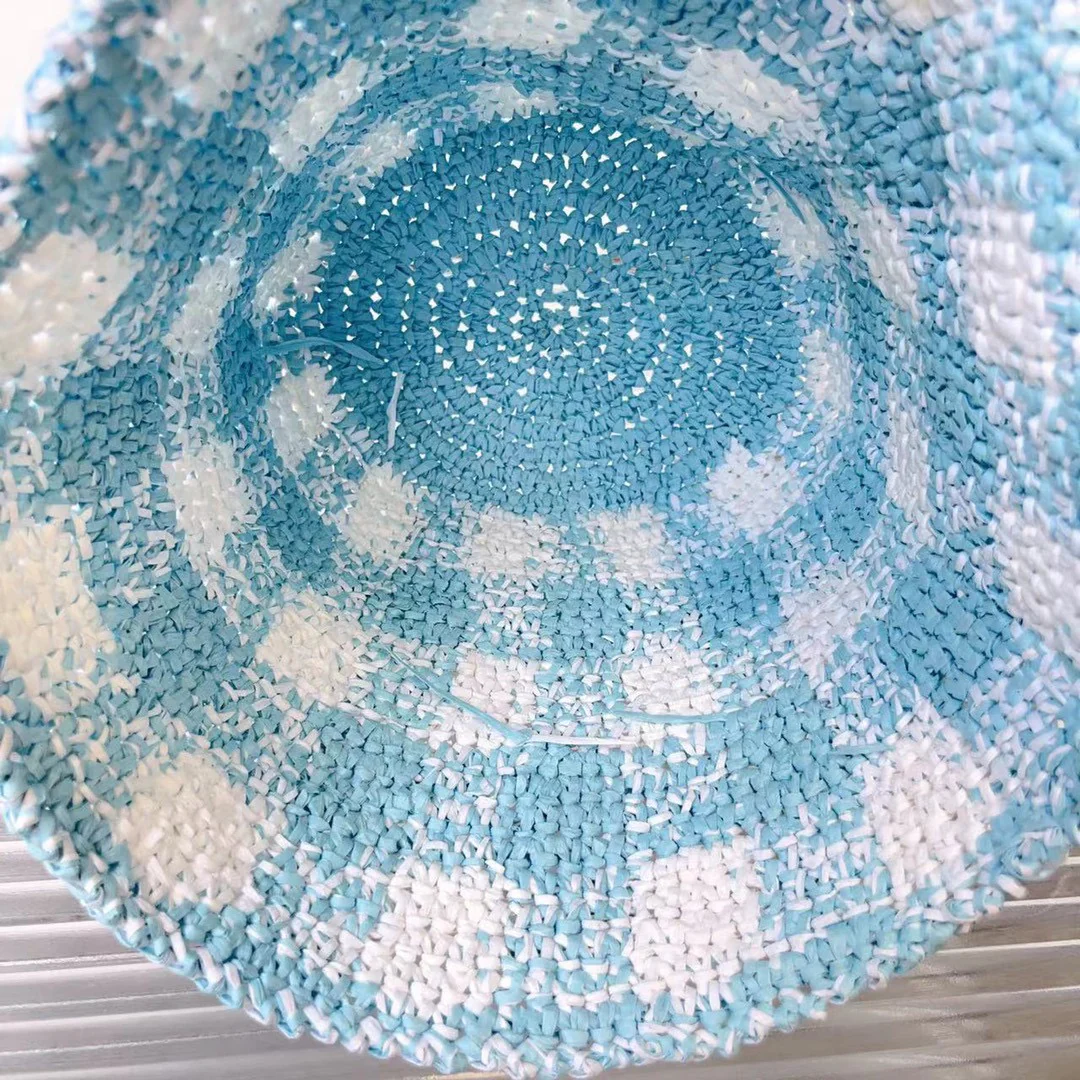 Новинки Prada весна/лето 2023 - Соломенная шляпа - Соломенная рыбацкая шляпа - Синяя