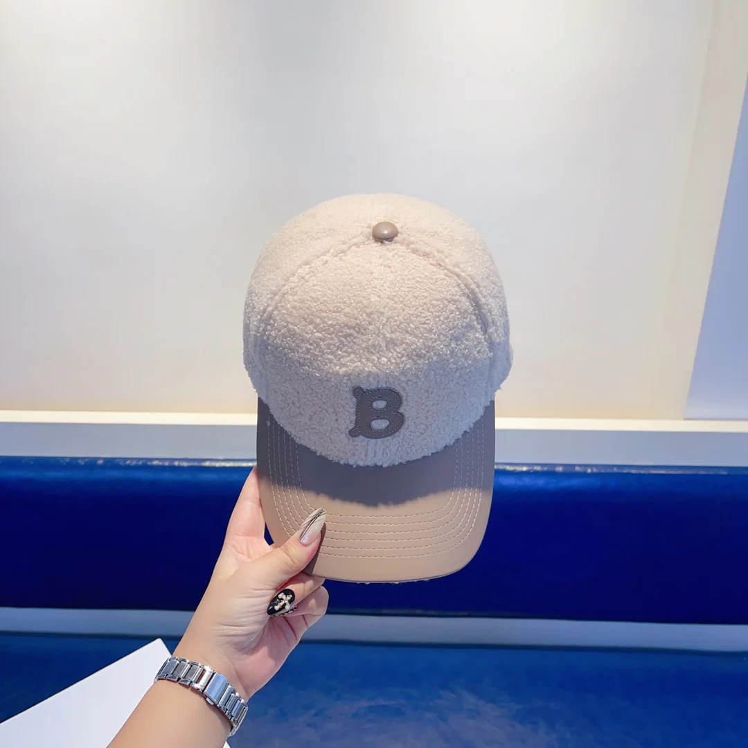 Бейсболка Balenciaga из овечьей шерсти