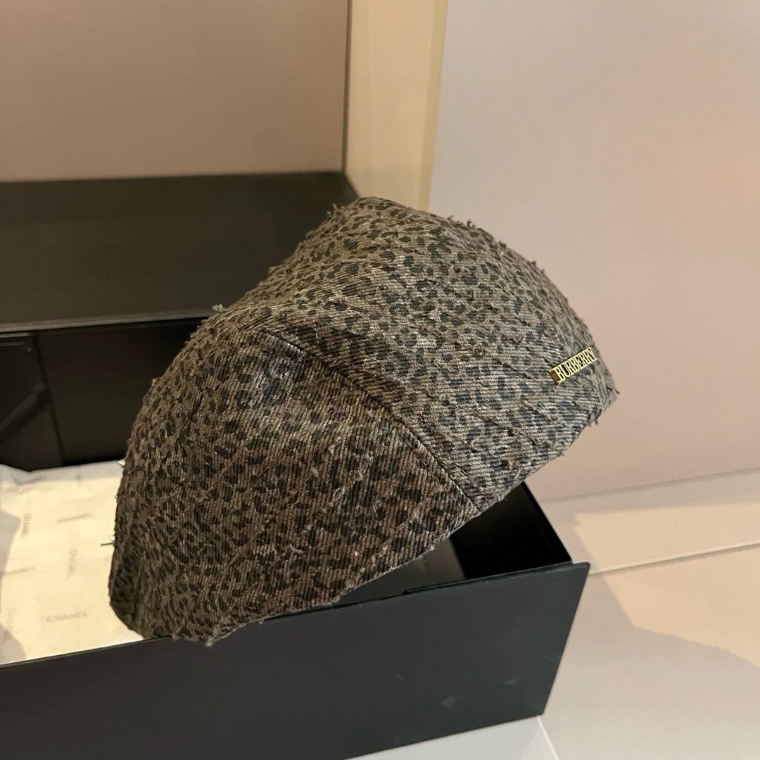 Burberry - Шляпа вора с леопардовым принтом