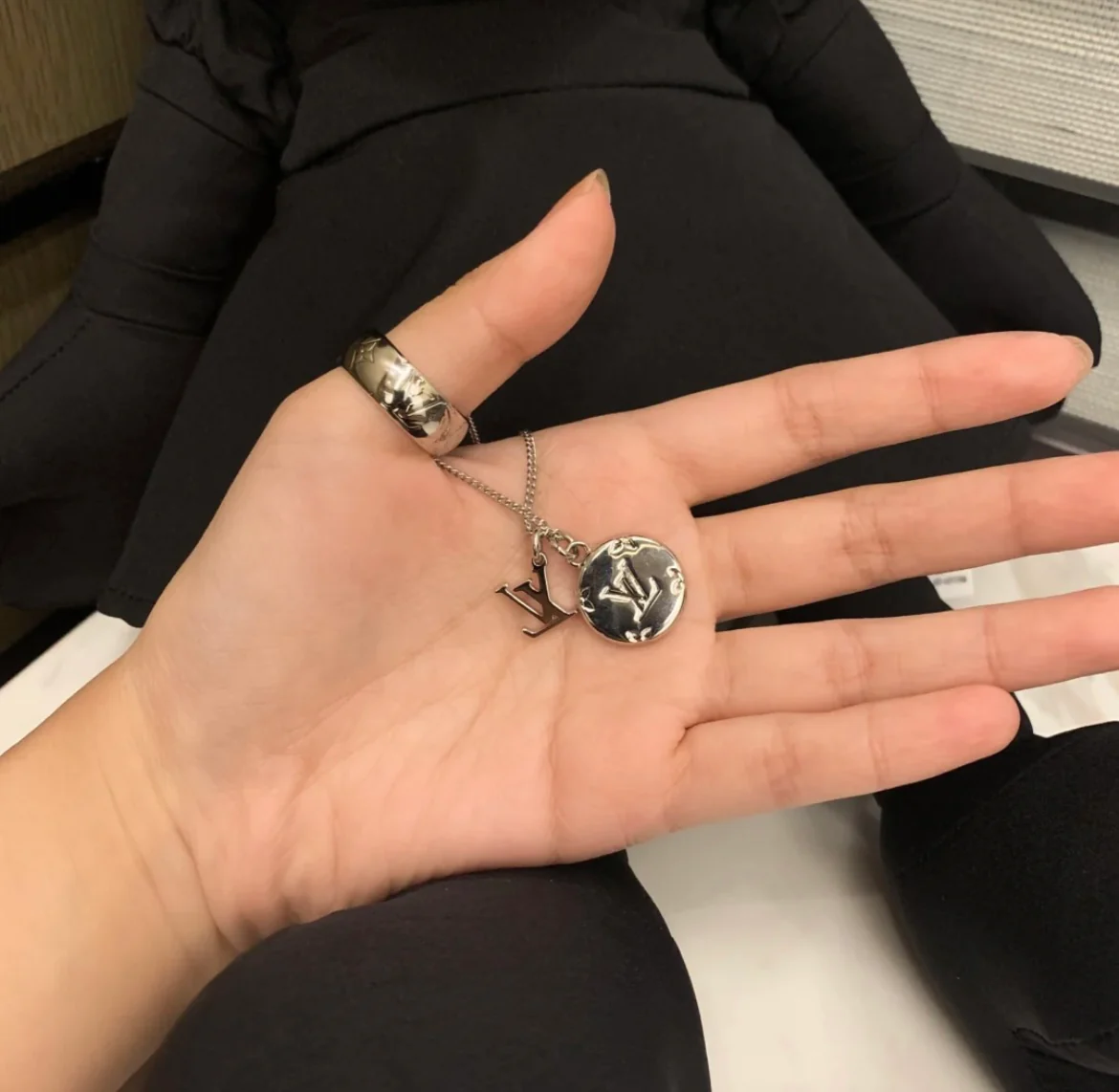 LV-Ожерелье 083