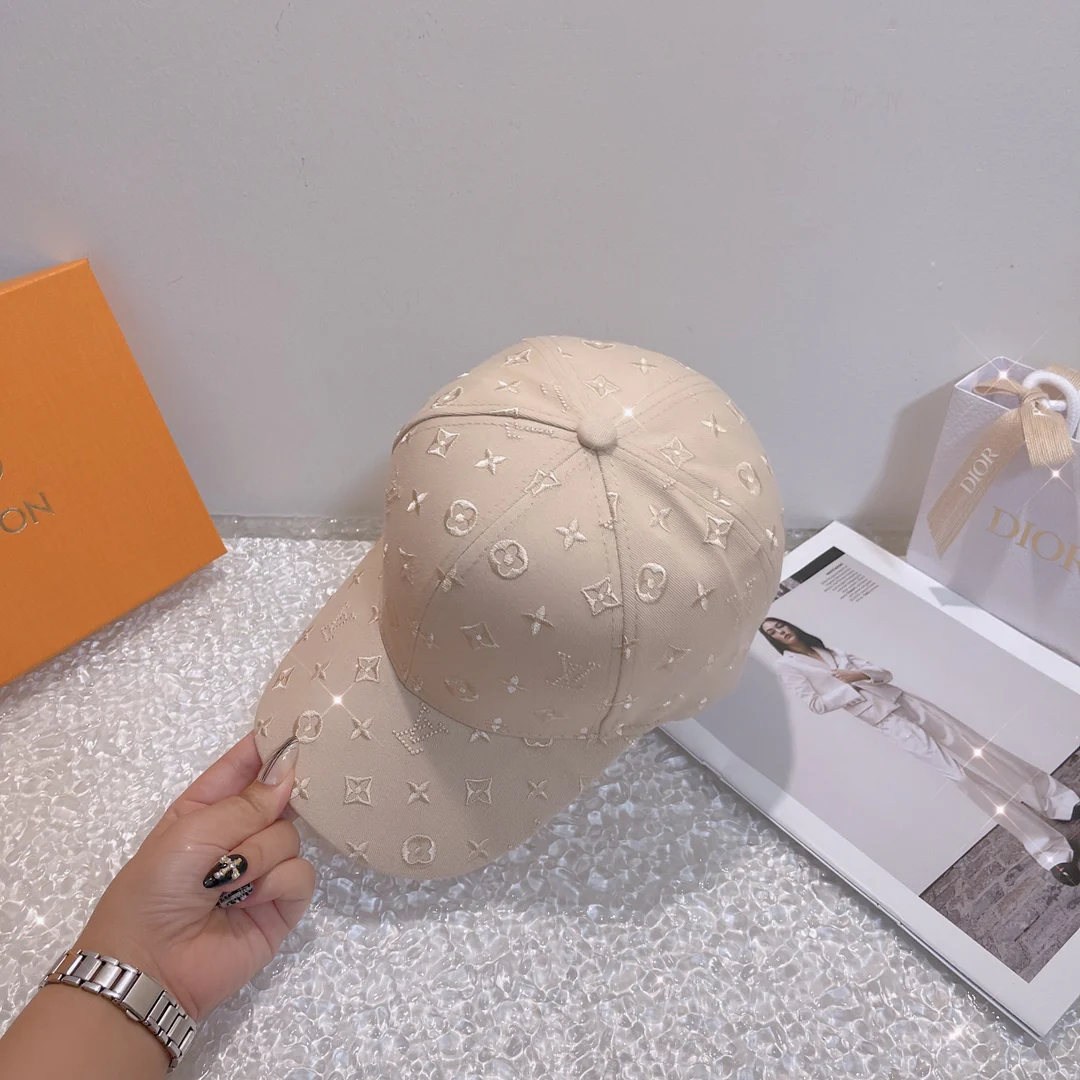 LV - Новая бейсболка с вышивкой, цвет 