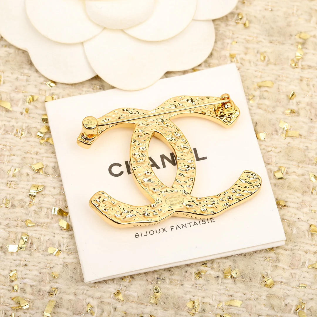 Брошь Chanel 124