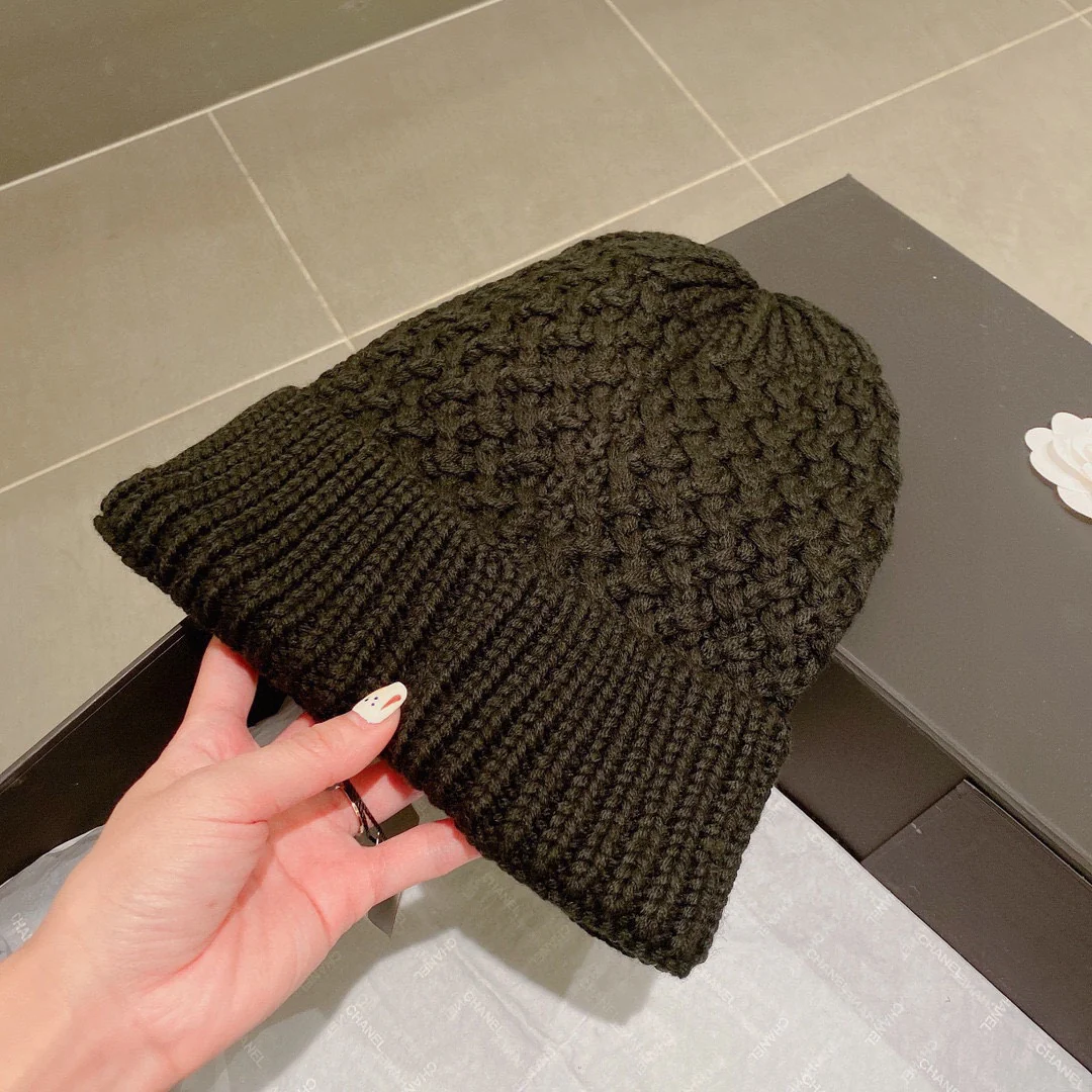 Chanel - Шерстяная вязаная шапка - Черная