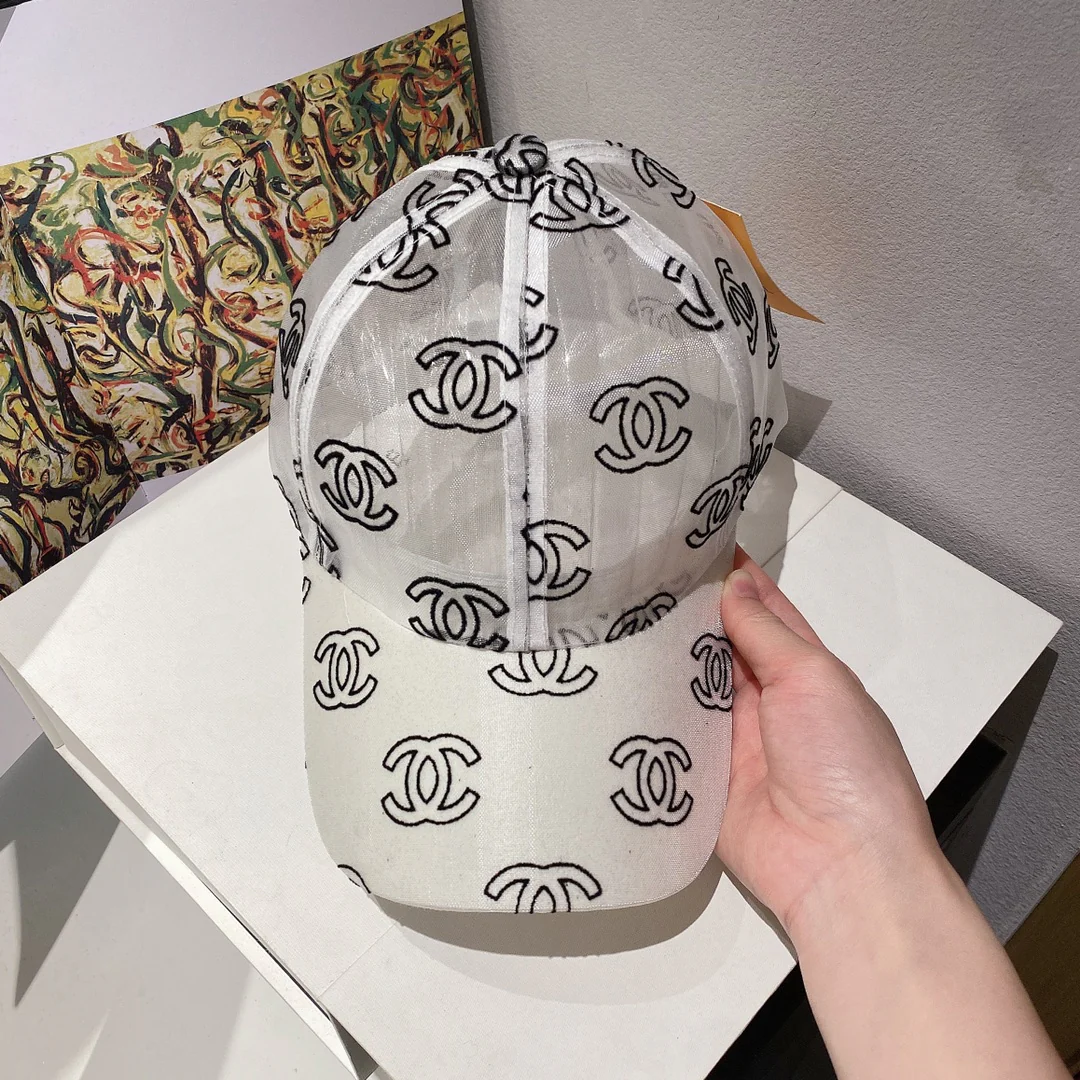 Новинка 2022 года от Chanel - сетчатая кепка-?уточка? - белая