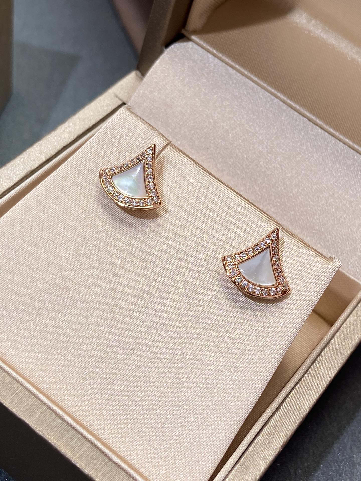 Серьги Bvlgari 002