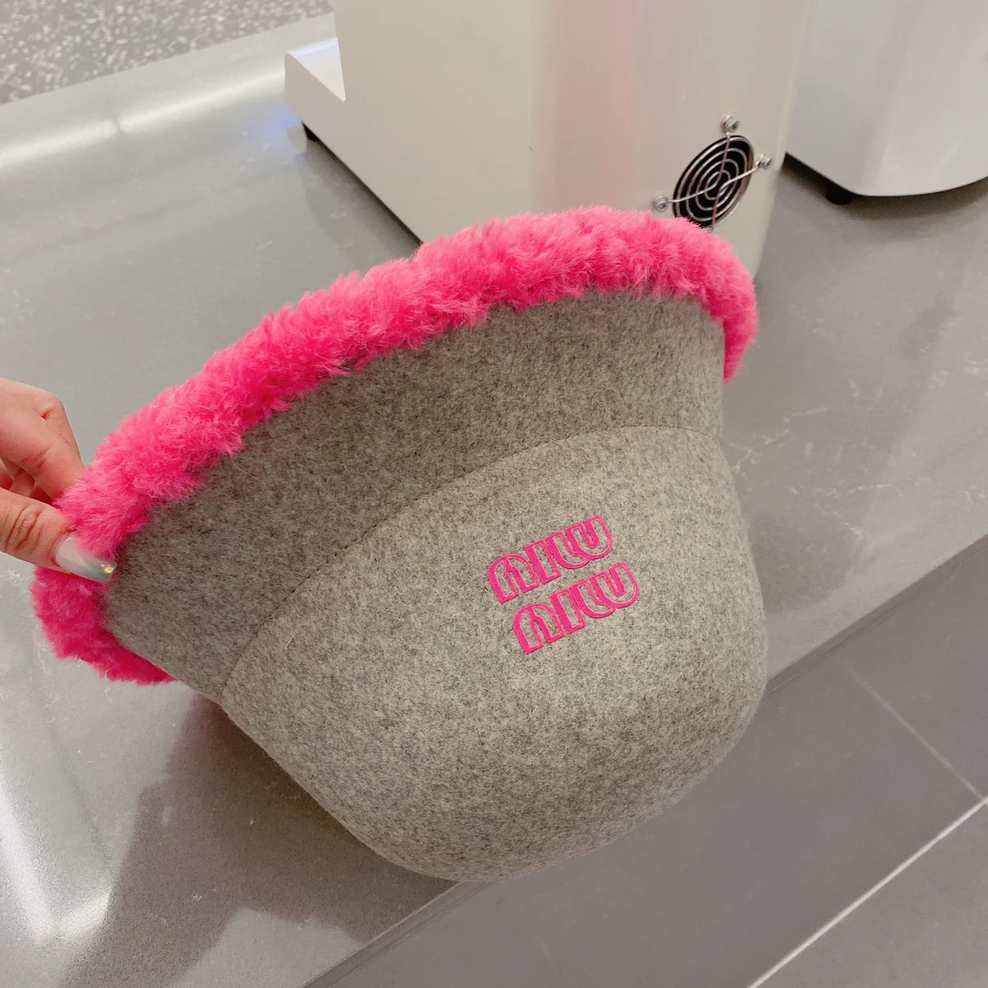 Miu Miu - Шерстяная шапка - Серая