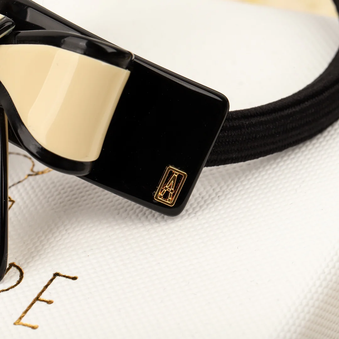 Заколка для волос Chanel 010