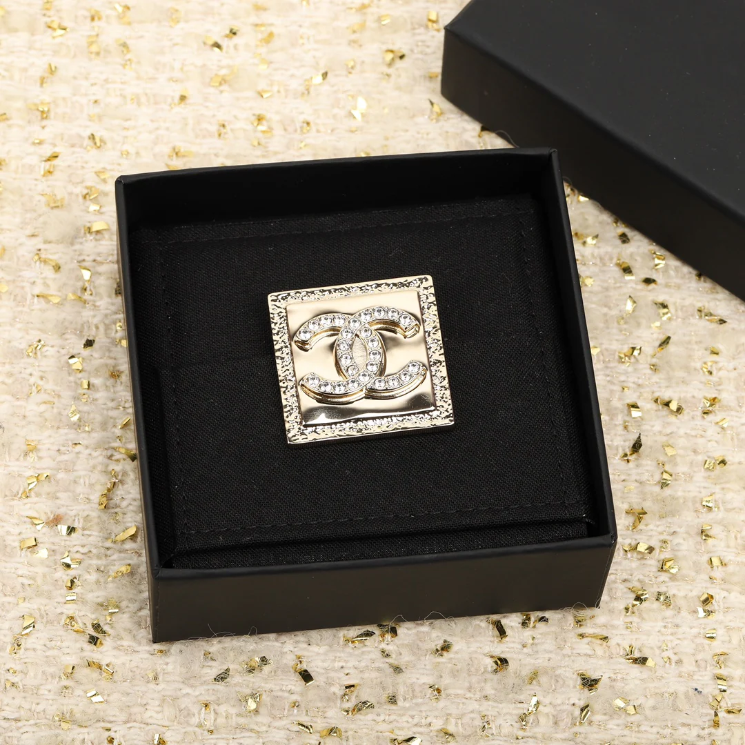 Брошь Chanel 164