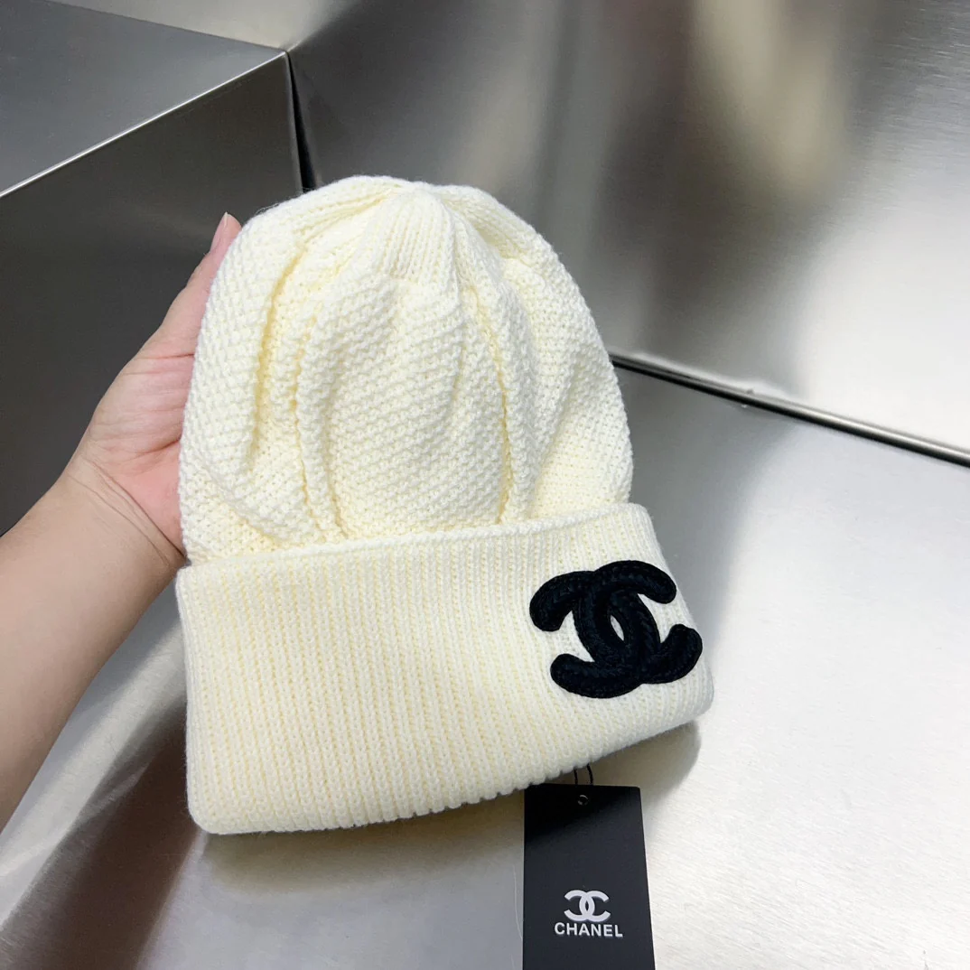 Chanel - Универсальная вязаная шапка с двойной буквой С