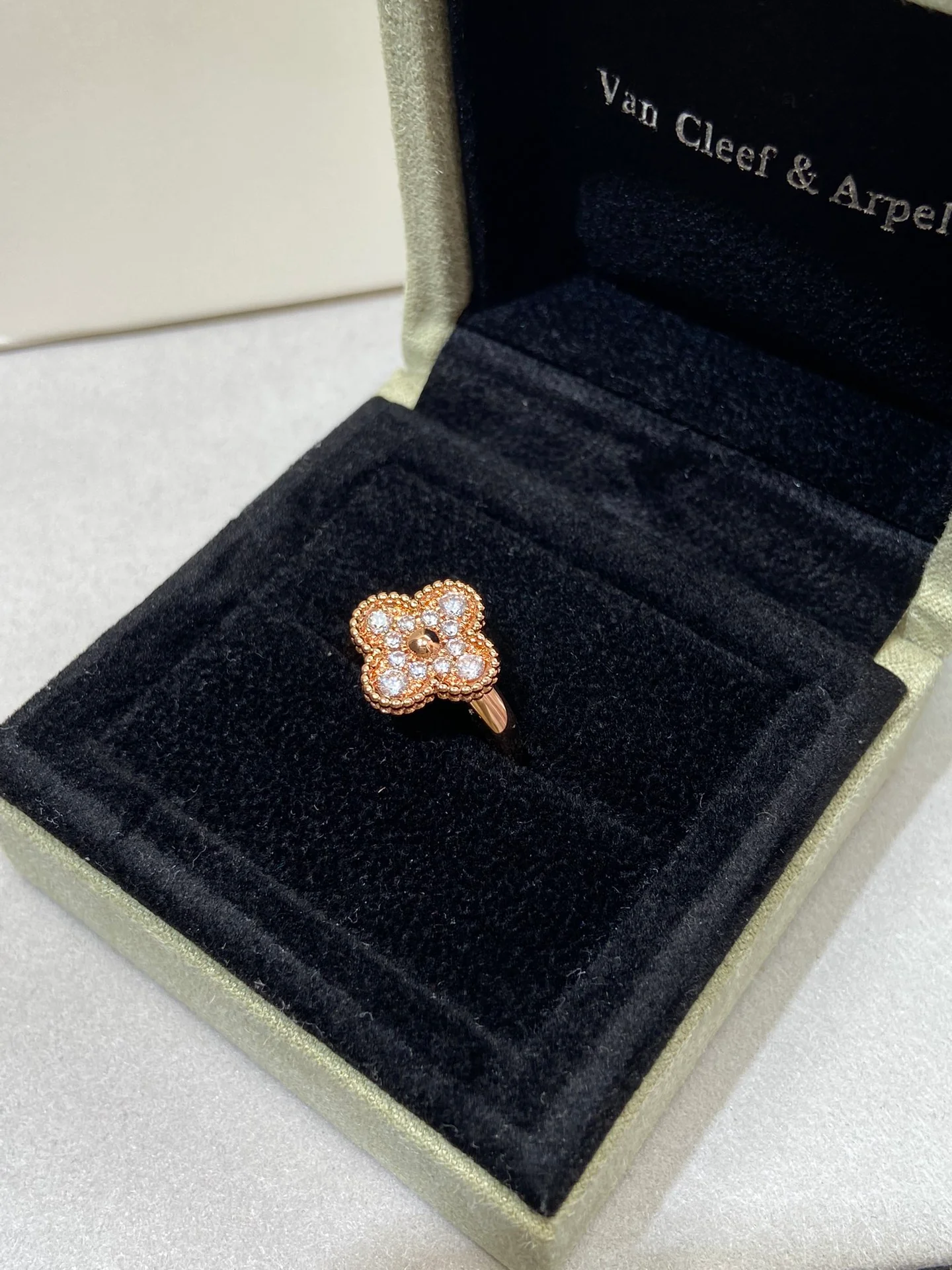 Ван Век - Кольцо 009