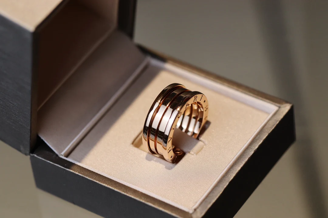 Кольцо Bvlgari 004