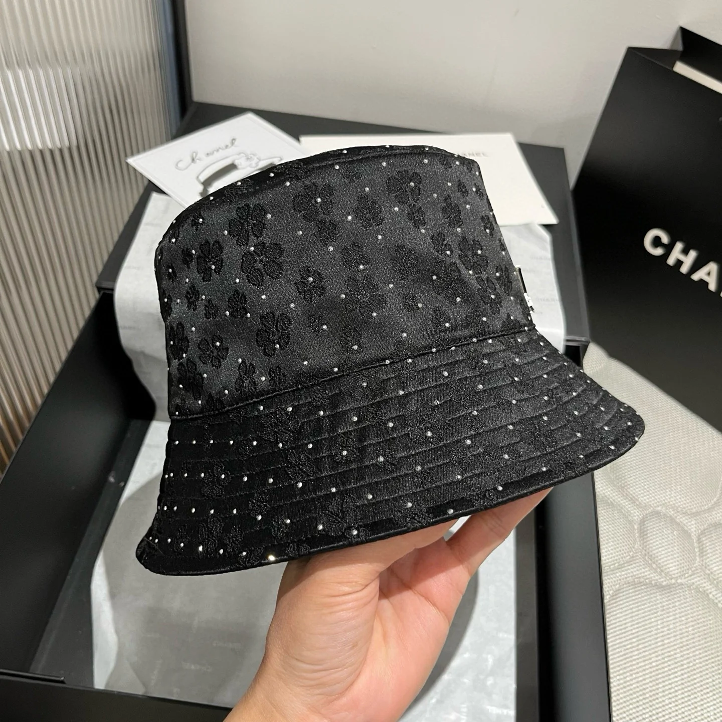 Двусторонняя рыбацкая шляпа LV - черная