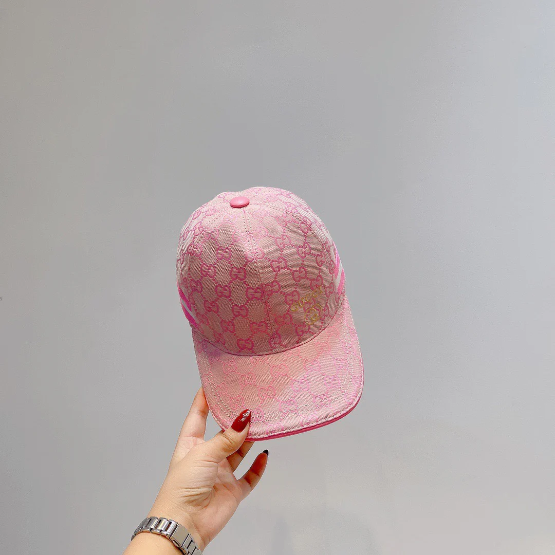 Классическая холщовая бейсболка Gucci с небольшой вышивкой - розовая