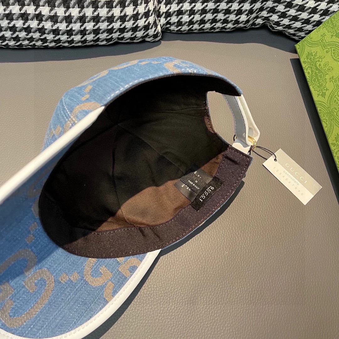 Бейсболка Gucci Big Double G - белая