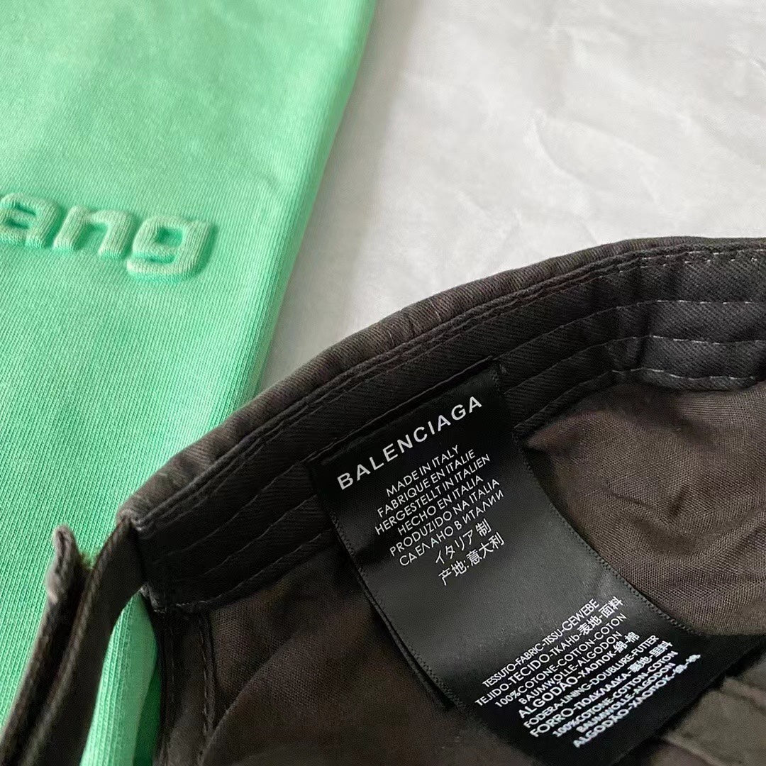 Бейсболка Balenciaga с вышивкой - Железно-серый