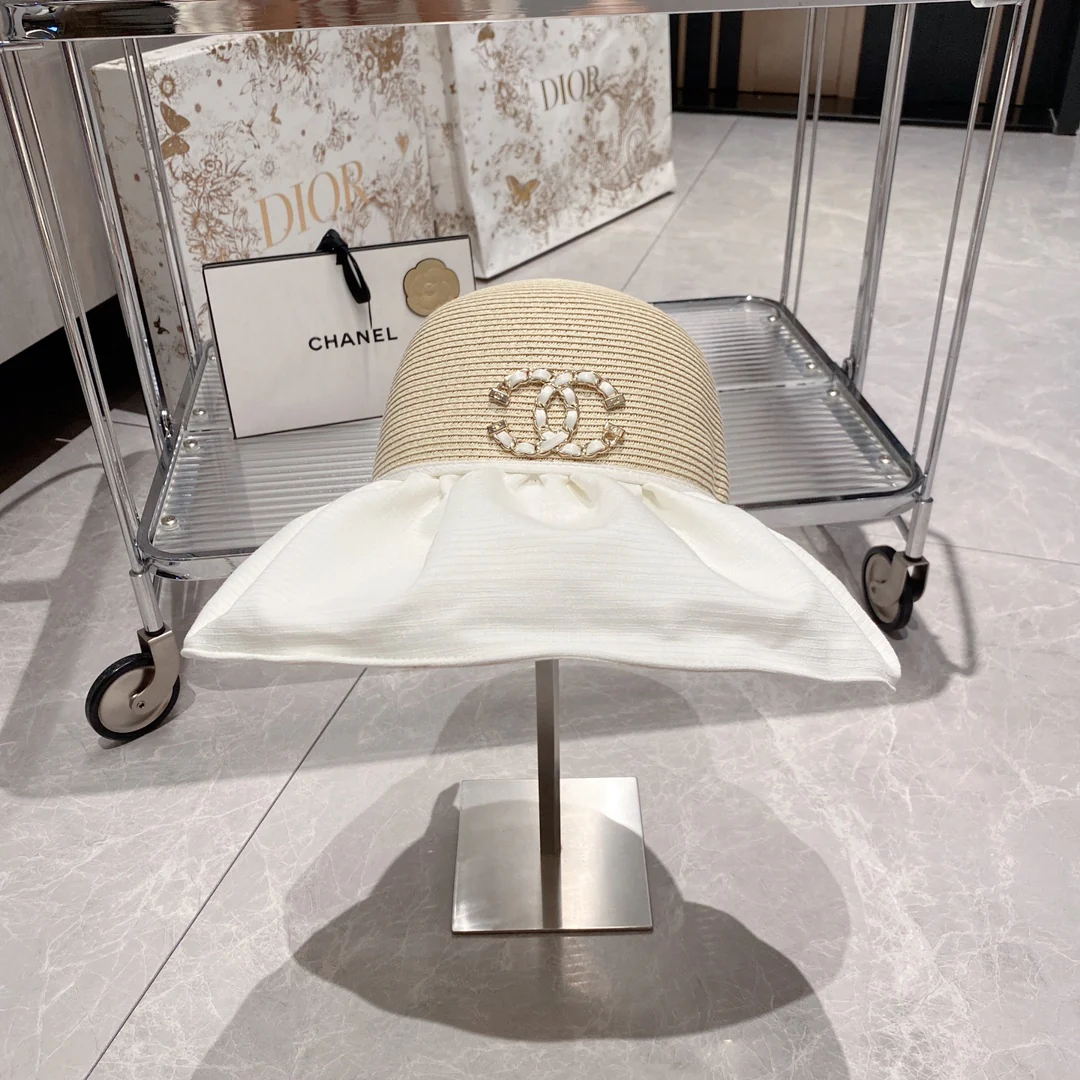 Новинка сезона весна/лето 2023 от Chanel - Соломенная шляпа - Солнцезащитная шляпа - Белая