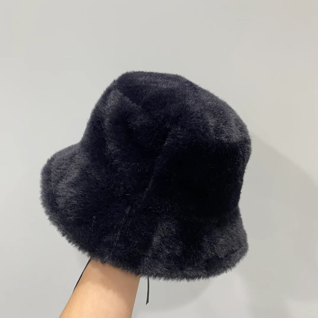 LV - Рыбацкая шапка из норки - Черная