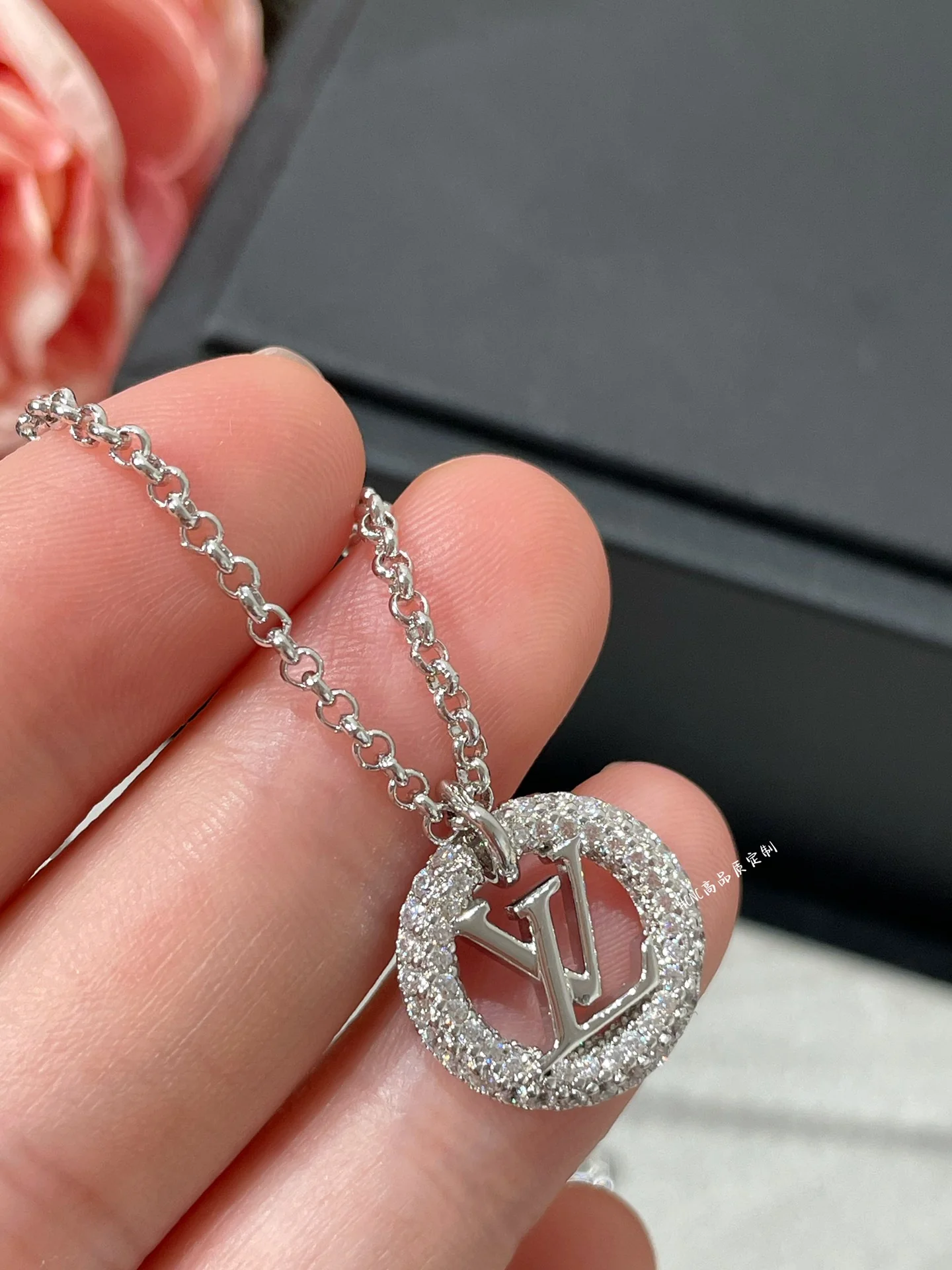 LV - Колье - Серебро 013