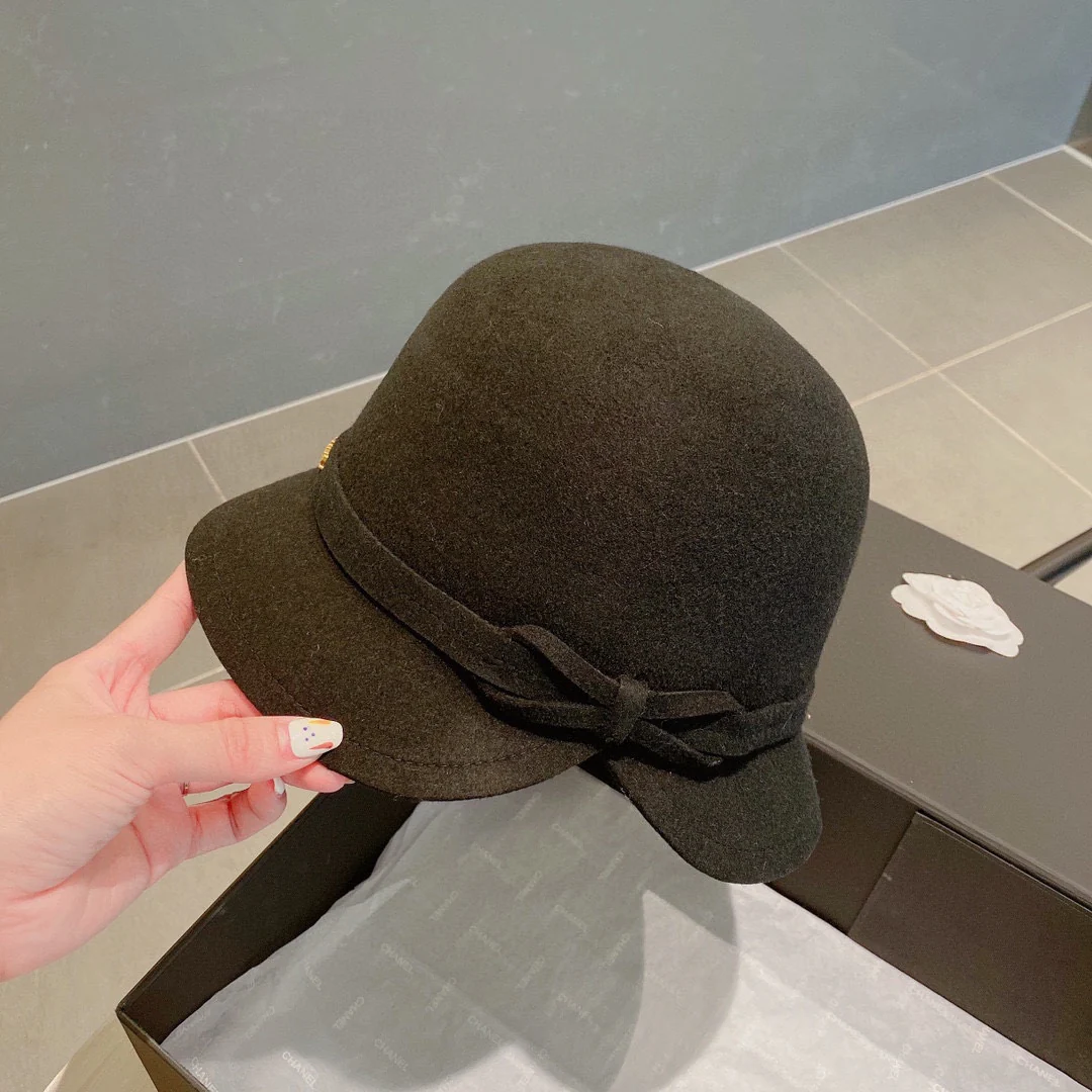 Chanel - Шерстяная шляпа - Черная