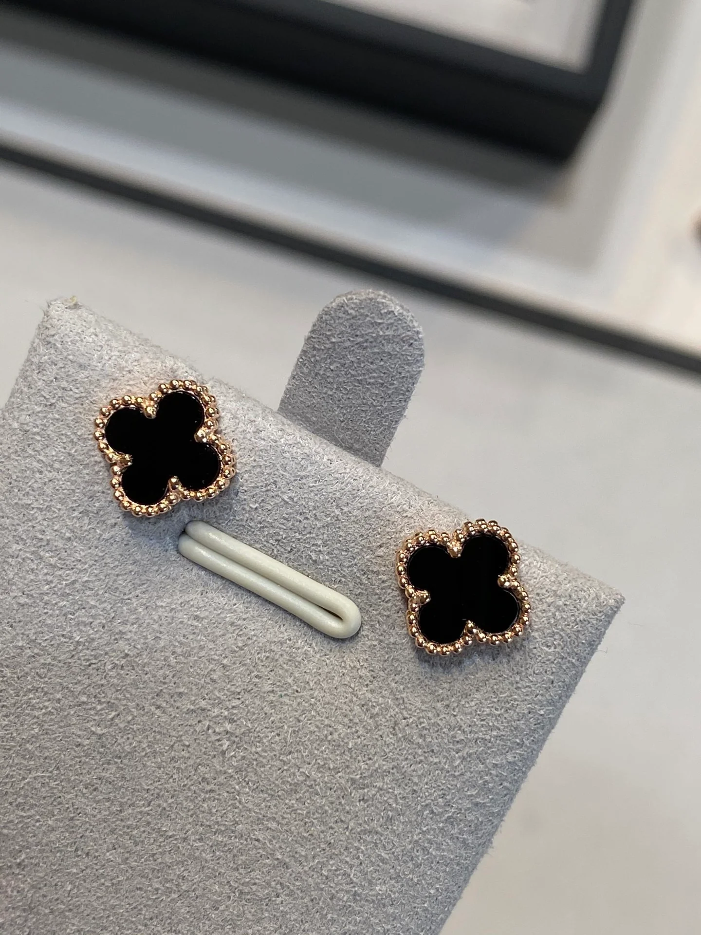 Van Vek - Серьги 004