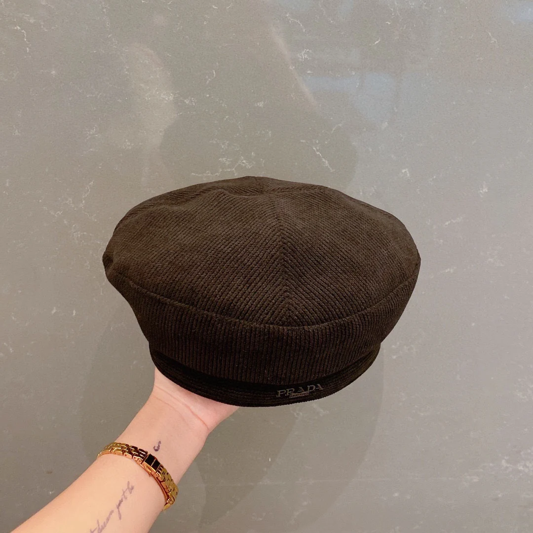 Берет Prada из вельвета - черный - 1