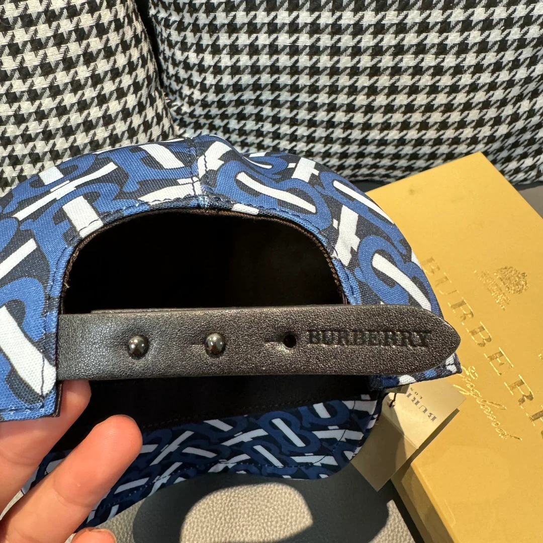 Burberry - Новая бейсболка с рисунком TB - Синяя