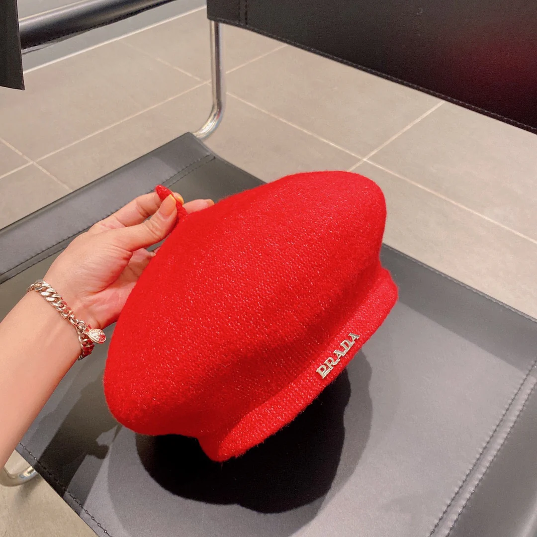 Prada - Вязаный берет - Красный