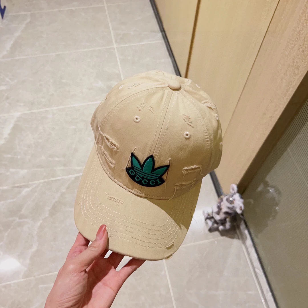 Новинка сезона весна/лето 2023 от Gucci - Бейсболка - Коллаборация - Off-White