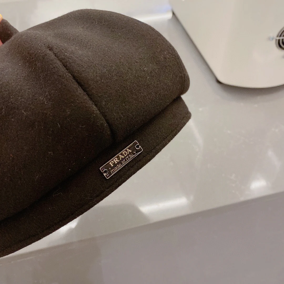 Шерстяной берет Prada - черный - 1