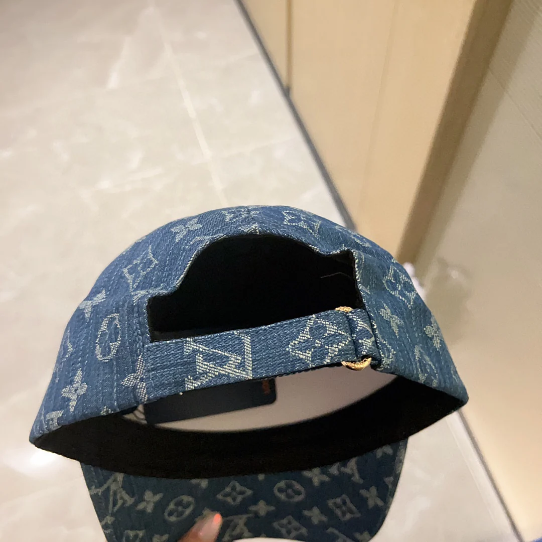 Новинка сезона весна/лето 2023 от LV - Бейсболка - Синяя