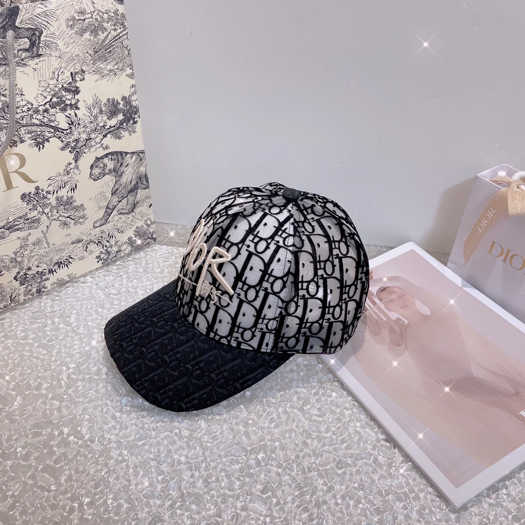 Dior - Бейсболка с кружевным ворсом и монограммой