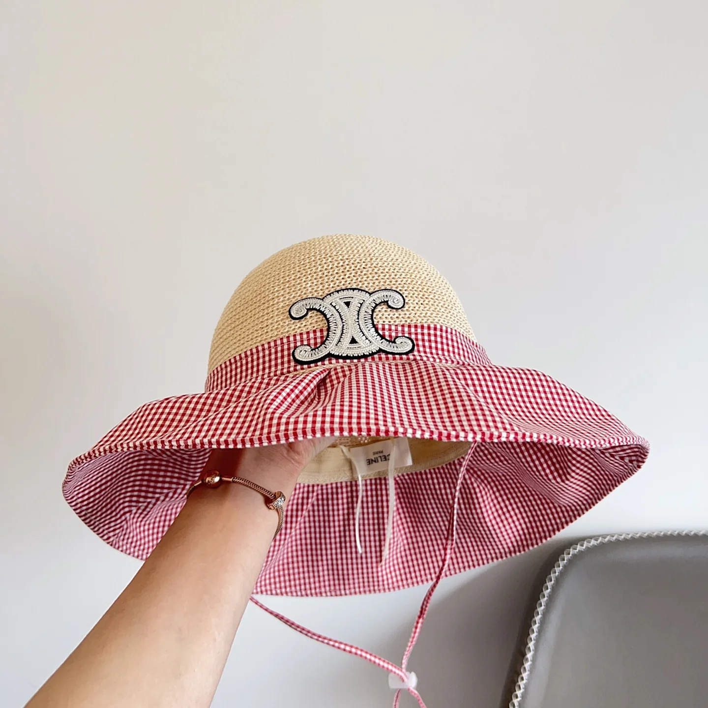 Пятнистая рыбацкая шляпа Celine для отдыха, красная.