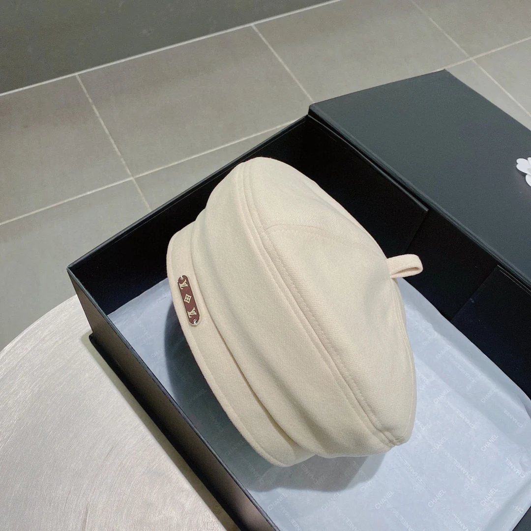 LV - Береты - Белые