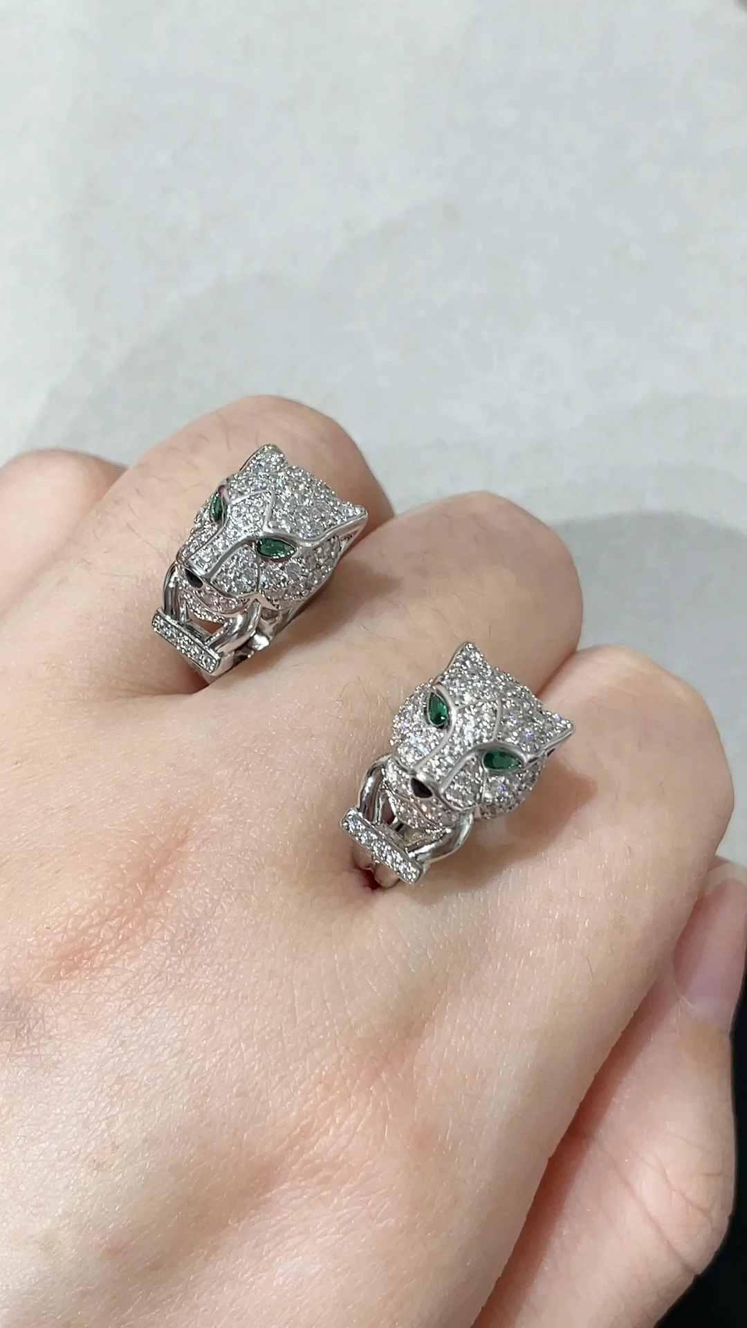 Серьги Cartier 052