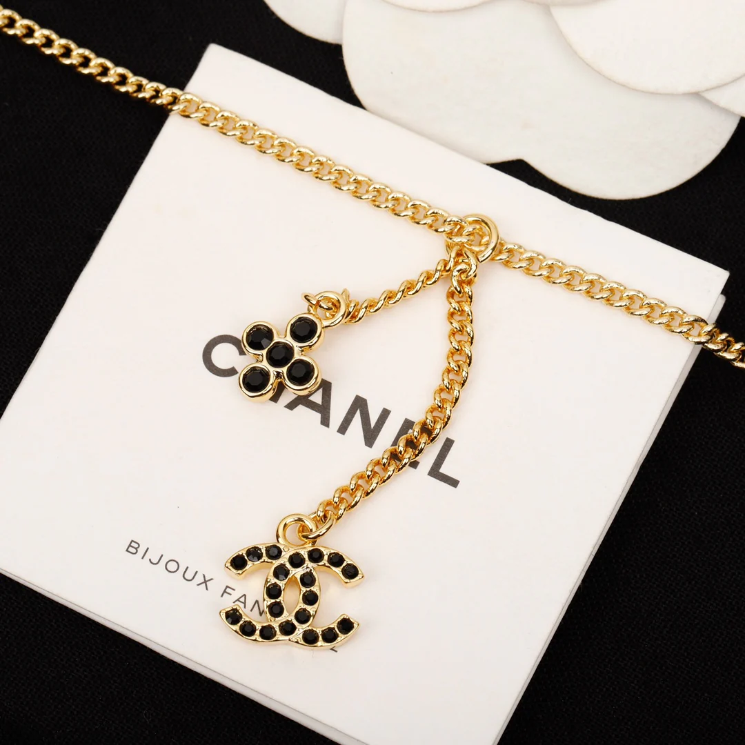 Chanel - Колье 381