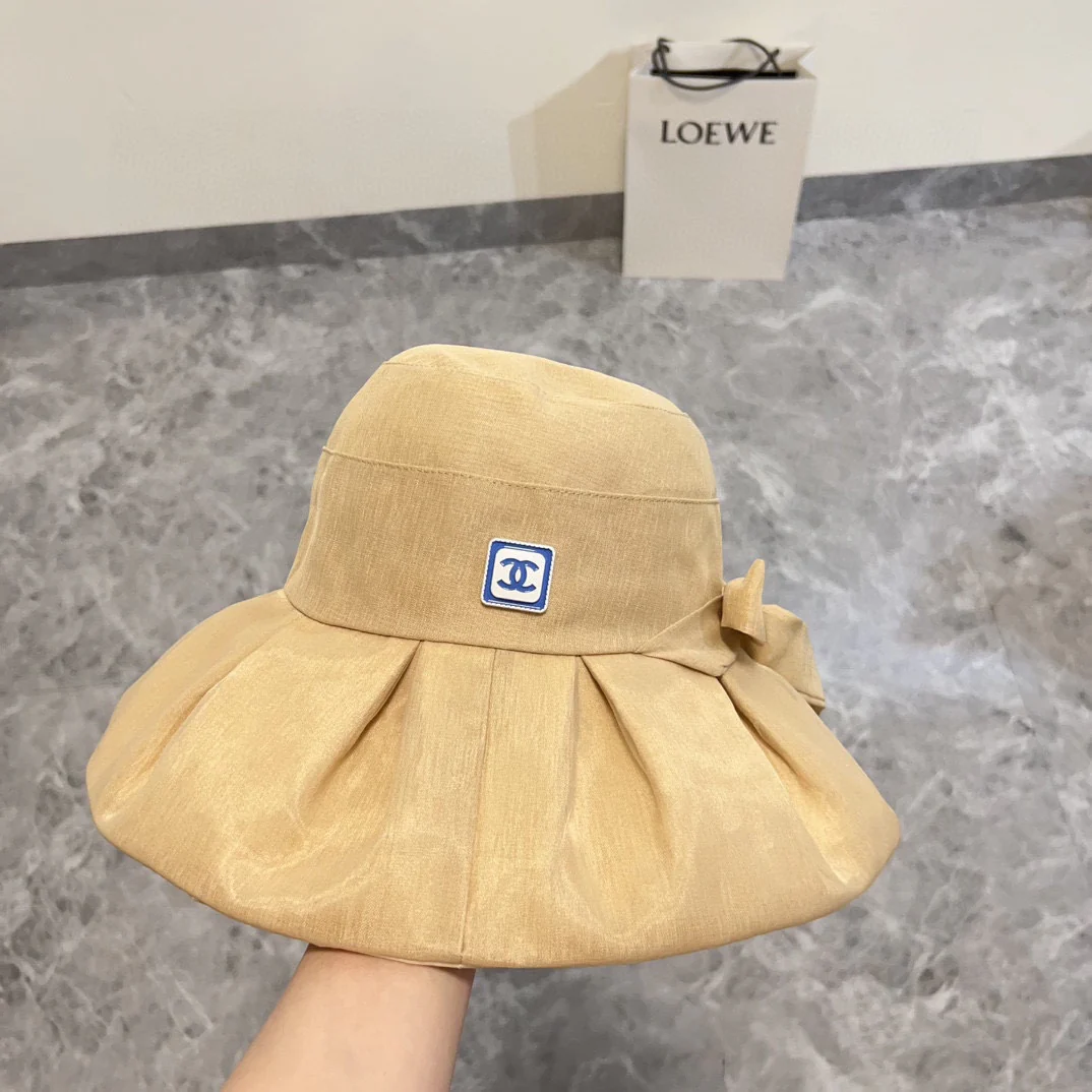 Новая широкополая льняная рыбацкая шляпа Chanel 2024 года с галстуком - цвет хаки.