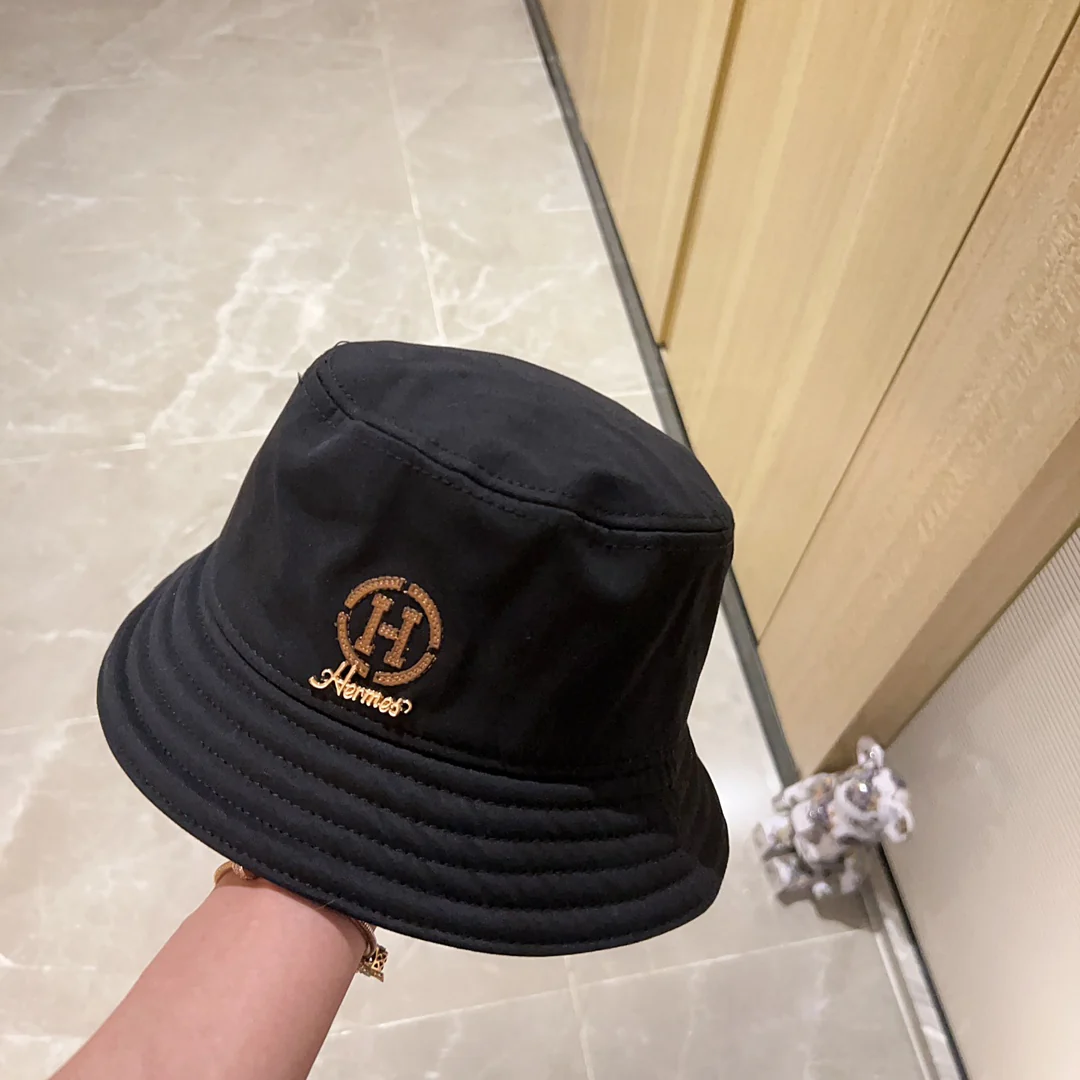 Новинка сезона весна/лето 2023 от Hermes - Панама - Черная