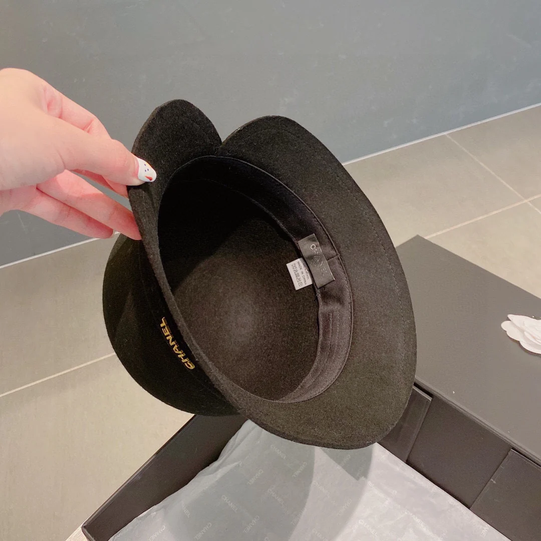 Chanel - Шерстяная шляпа - Черная