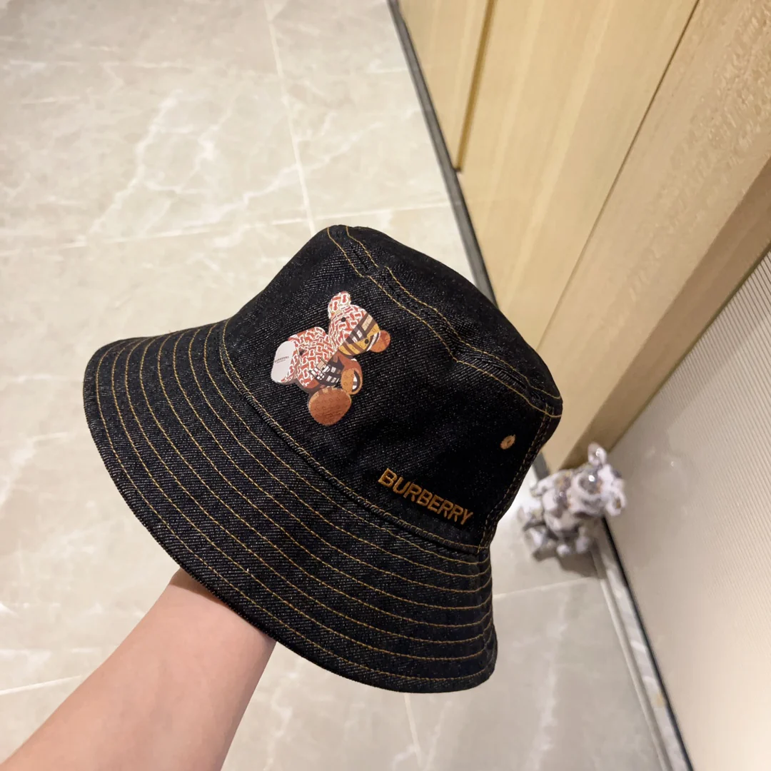 Новинка сезона весна/лето 2023 от Burberry - Джинсовая панама - Черная