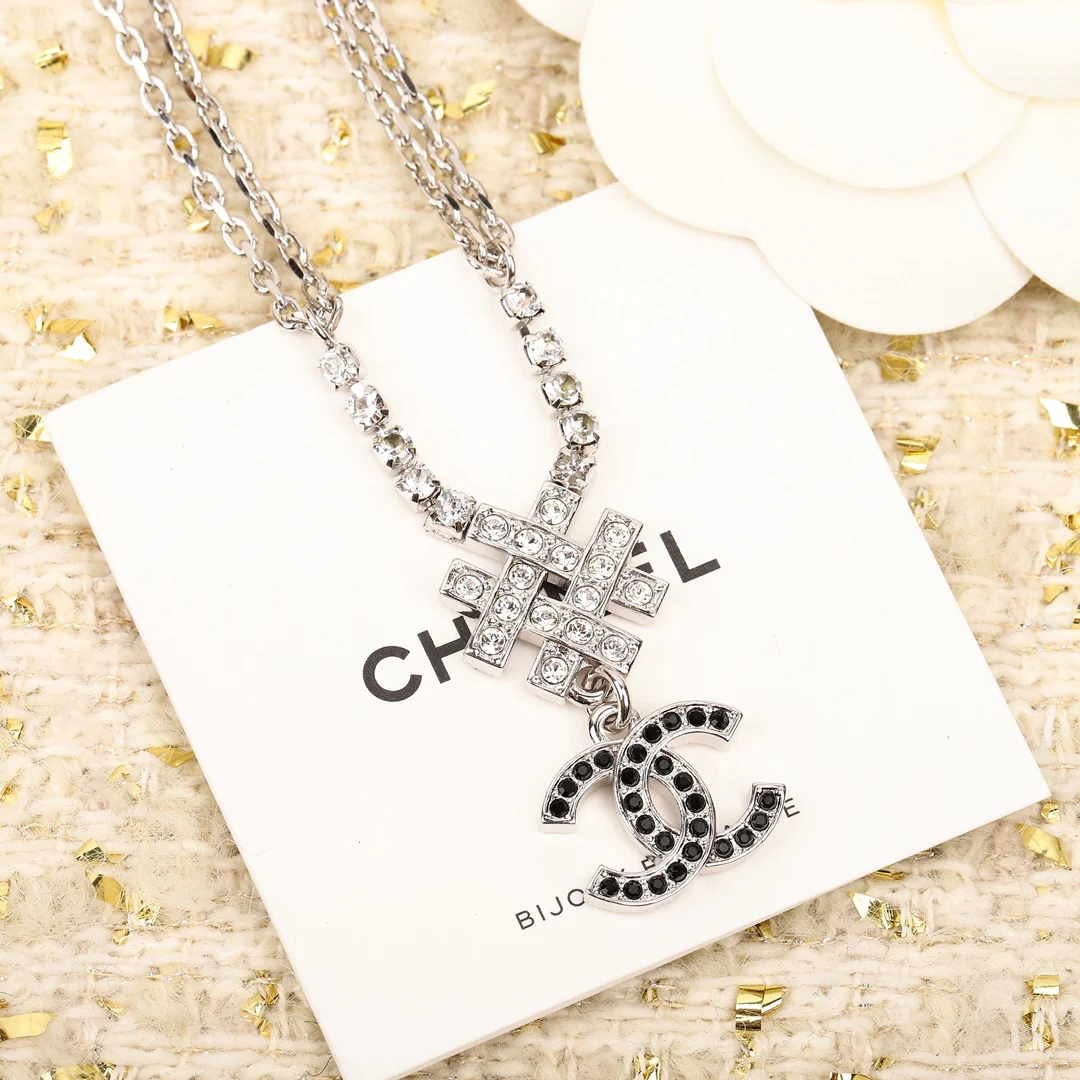 Колье Chanel 556