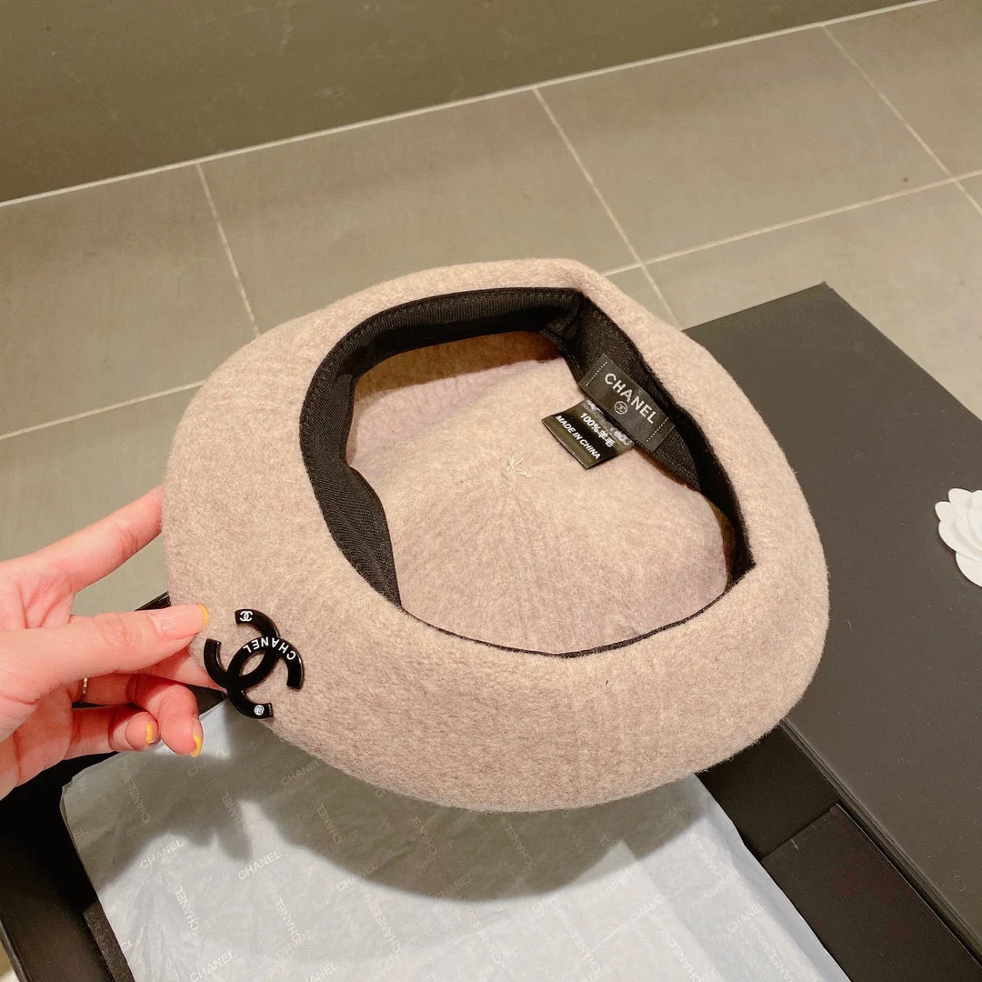 Шерстяной берет Chanel — абрикосовый