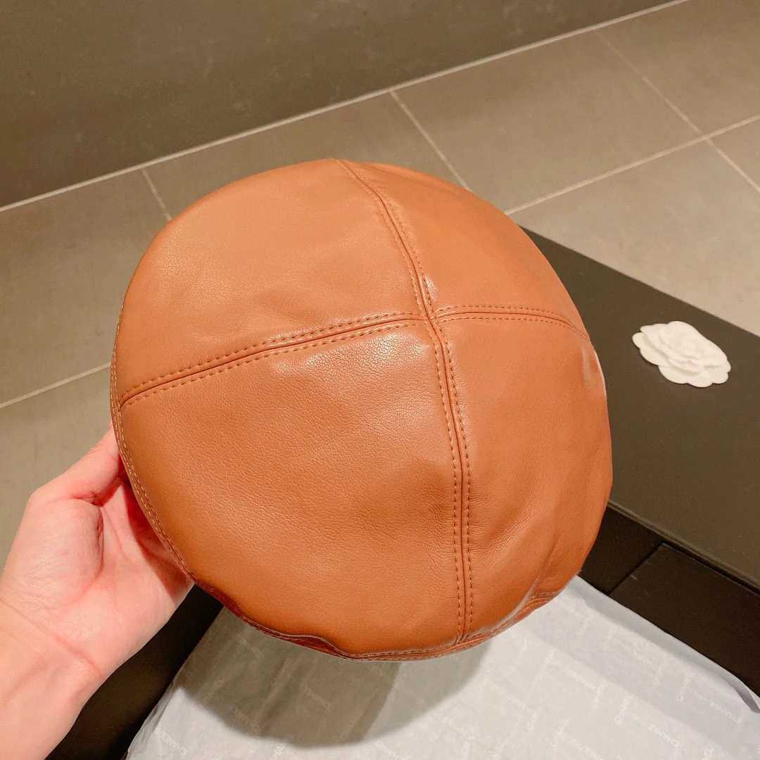 Кожаный берет Miu Miu - коричневый